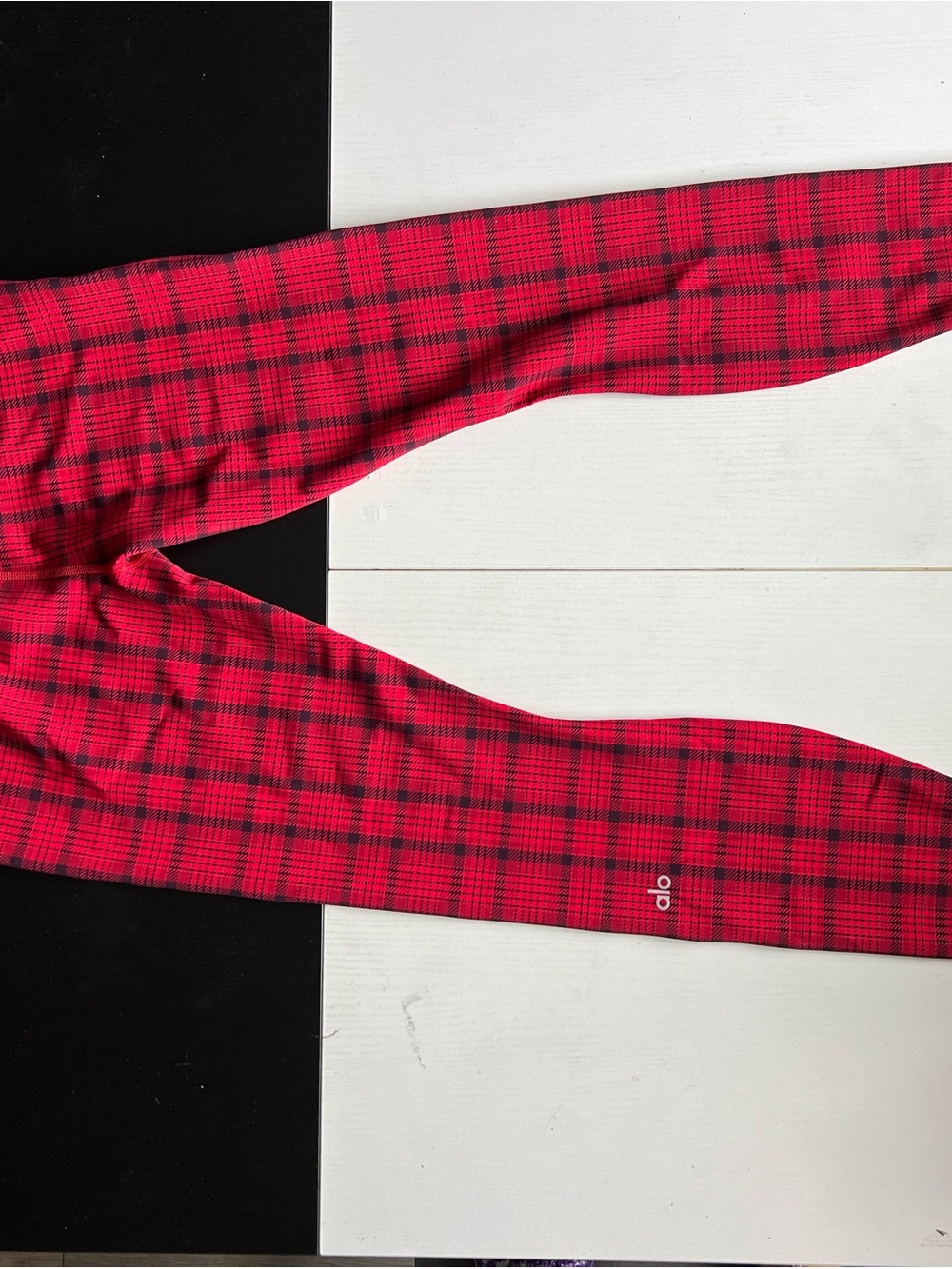 VTG ALO Yoga red plaid reflective work out leggings size S/M - Picture 6 of 6